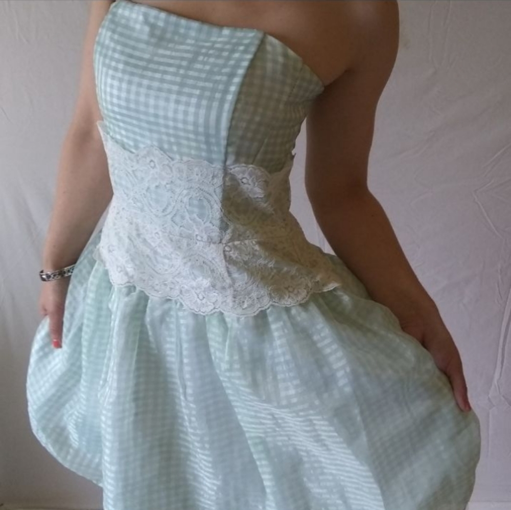 Formal mint princess dress - Picture 2 of 8